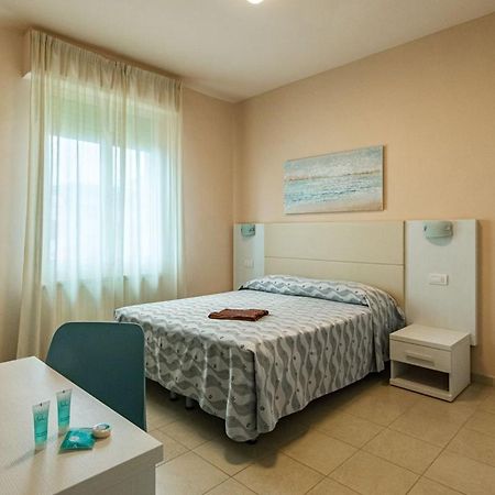 Hotel Villa San Giuseppe San Bartolomeo Al Mare Luaran gambar