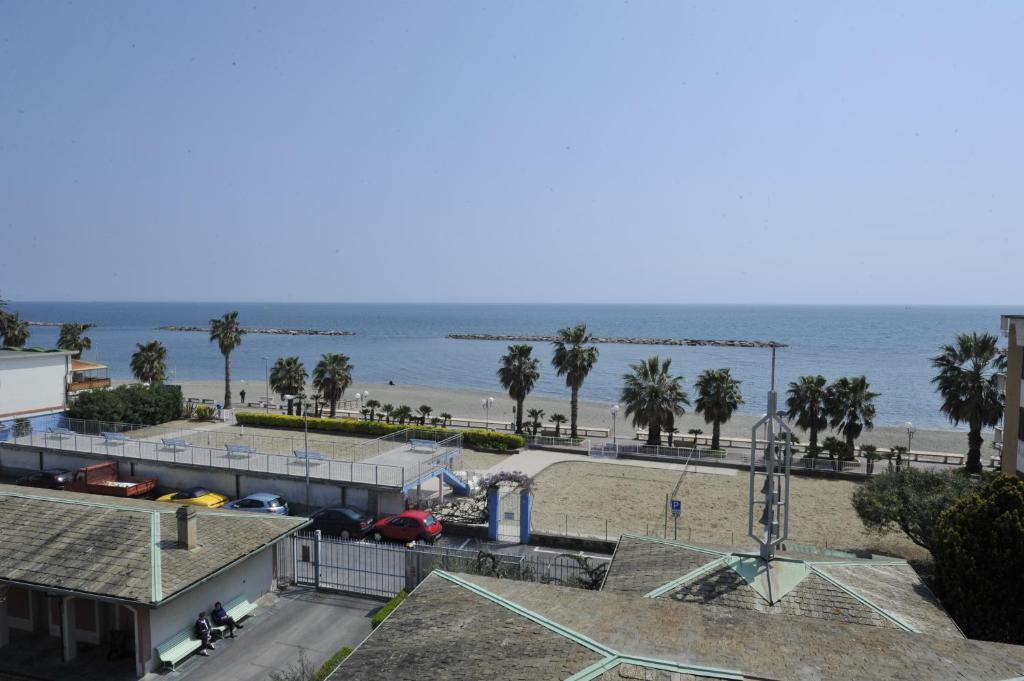 Hotel Villa San Giuseppe San Bartolomeo Al Mare Luaran gambar