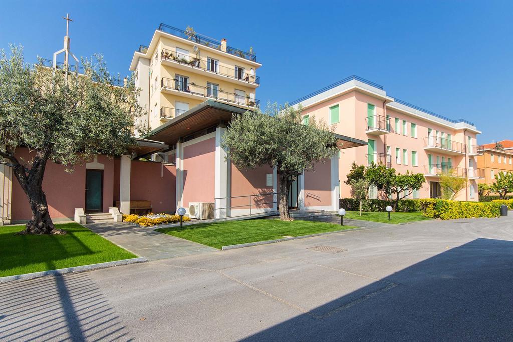 Hotel Villa San Giuseppe San Bartolomeo Al Mare Luaran gambar