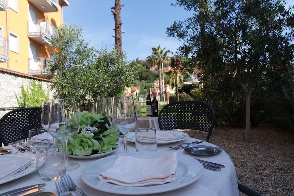 Hotel Villa San Giuseppe San Bartolomeo Al Mare Luaran gambar