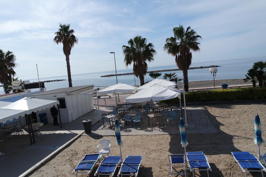 Hotel Villa San Giuseppe San Bartolomeo Al Mare Luaran gambar