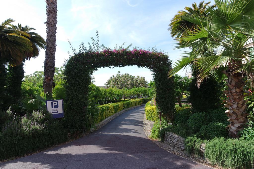 Hotel Villa San Giuseppe San Bartolomeo Al Mare Luaran gambar