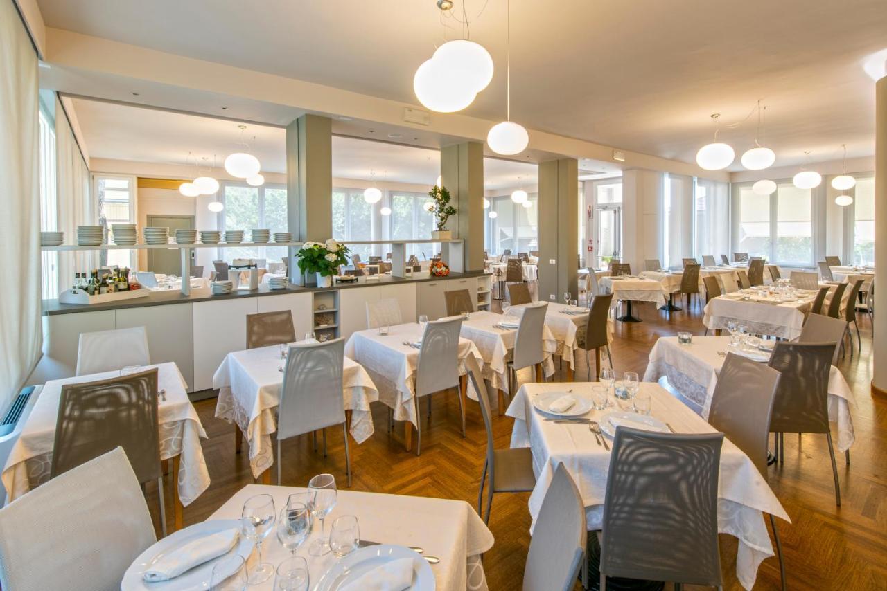 Hotel Villa San Giuseppe San Bartolomeo Al Mare Luaran gambar